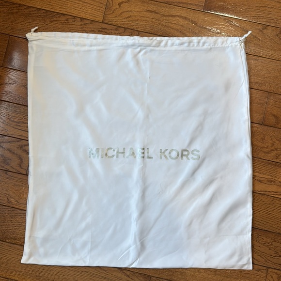 Michael Kors Set of Two White Drawstring Bags - Picture 5 of 13